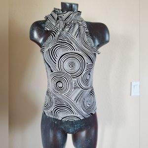 Sleeveless top with sequence Sz M